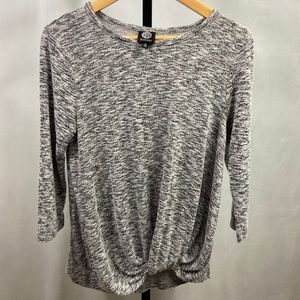 Bobeau long sleeve black and white heather top w/folded hem detail on front